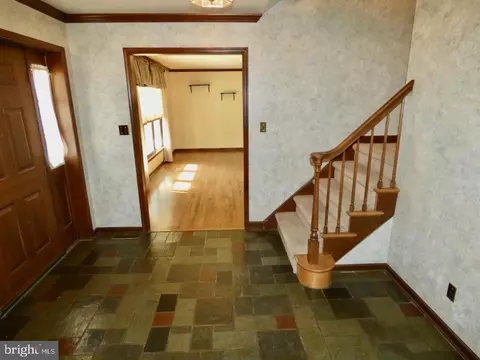 Entry Way - 16 Carol Ann Ct, Bear, DE 19701 photo 3 of 7