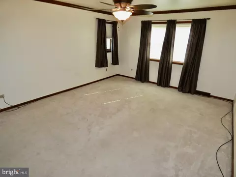 Living - 16 Carol Ann Ct, Bear, DE 19701 photo 15 of 16