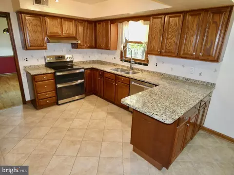 Kitchen - 16 Carol Ann Ct, Bear, DE 19701 photo 2 of 6