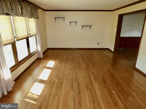 Living - 16 Carol Ann Ct, Bear, DE 19701 photo 1 of 16
