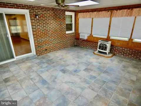 Exterior - 16 Carol Ann Ct, Bear, DE 19701 photo 5 of 15