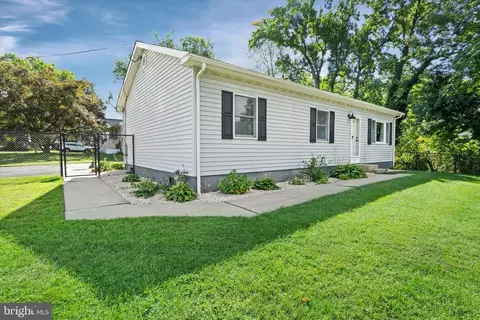 3914 Chestnut St, Wilmington, DE 19808