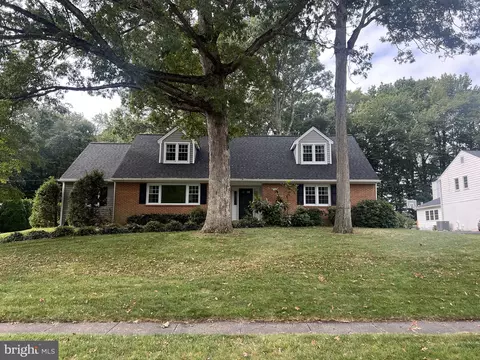 2642 Longwood Dr, Wilmington, DE 19810