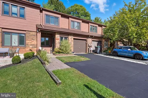 5413 Pinehurst Dr, Wilmington, DE 19808
