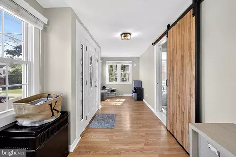 Entry Way - 2 E Delaware Ave, Wilmington, DE 19809 photo 5 of 11