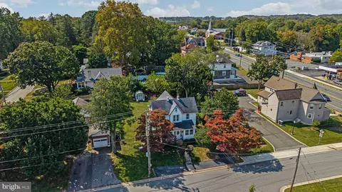 View/Area - 2 E Delaware Ave, Wilmington, DE 19809 photo 1 of 8