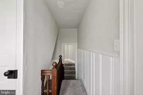 Entry Way - 2 E Delaware Ave, Wilmington, DE 19809 photo 9 of 11