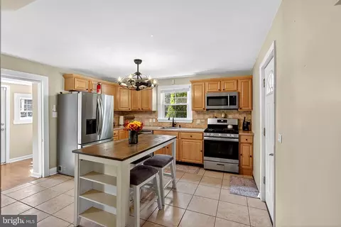 Kitchen - 2 E Delaware Ave, Wilmington, DE 19809 photo 1 of 4