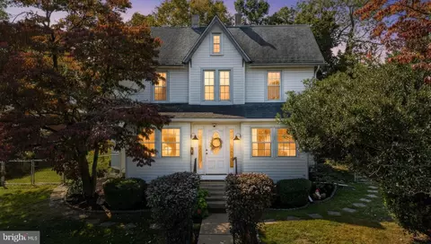 Entry Way - 2 E Delaware Ave, Wilmington, DE 19809 photo 1 of 11