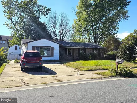 12 Dunbar Rd, Newark, DE 19711