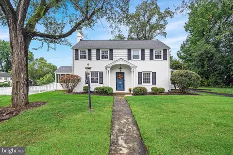 9 Vining Ln, Wilmington, DE 19807