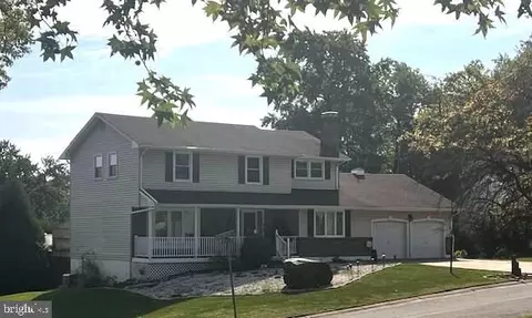 14 Basswood Ln, Wilmington, DE 19810
