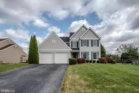 17 Oak View Dr, Newark, DE 19702