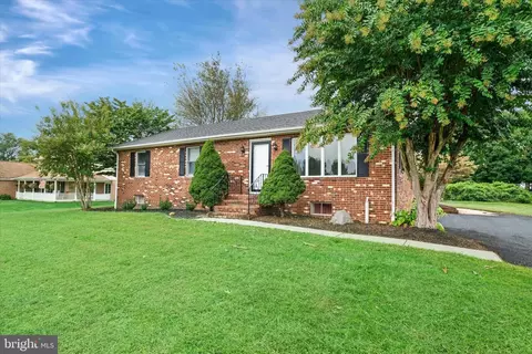 Exterior - 243 Sugar Pine Dr, Middletown, DE 19709 photo 2 of 5