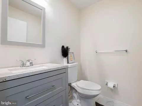 Bath - 74 Valley Forge Rd, New Castle, DE 19720 photo 2 of 3