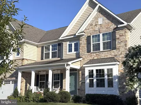 Exterior - 8 Melissa Dr, Middletown, DE 19709 photo 3 of 11