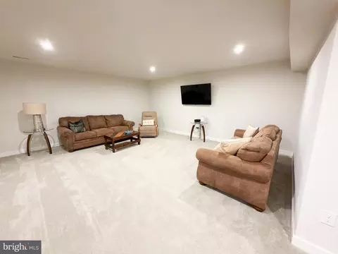 Living - 8 Melissa Dr, Middletown, DE 19709 photo 4 of 4
