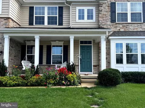 Exterior - 8 Melissa Dr, Middletown, DE 19709 photo 7 of 11
