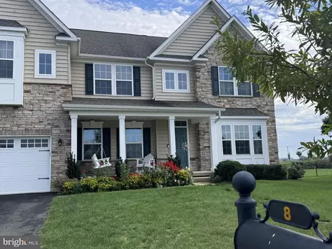 Exterior - 8 Melissa Dr, Middletown, DE 19709 photo 4 of 11