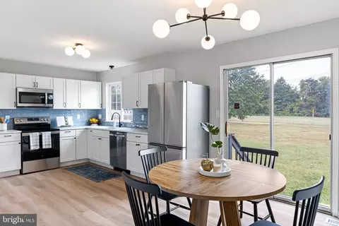 Kitchen - 3 Sir Thomas Ln, Newark, DE 19702 photo 1 of 2