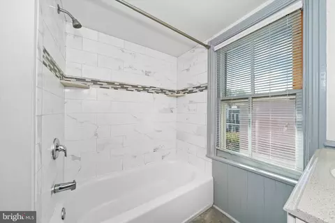Bath - 111 E Second St, New Castle, DE 19720 photo 2 of 3