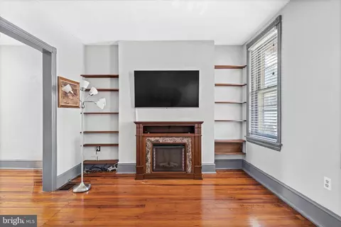 Living - 111 E Second St, New Castle, DE 19720 photo 1 of 6