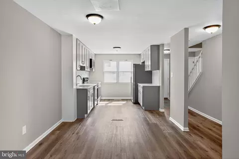 Entry Way - 30 Bradley Dr, Newark, DE 19702 photo 4 of 10