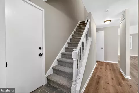 Entry Way - 30 Bradley Dr, Newark, DE 19702 photo 2 of 10