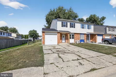 Exterior - 30 Bradley Dr, Newark, DE 19702 photo 6 of 6