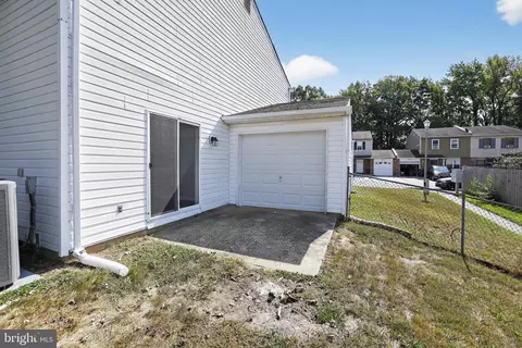 Exterior - 30 Bradley Dr, Newark, DE 19702 photo 4 of 6