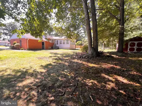 Exterior - 129 Kingston Dr, Bear, DE 19701 photo 11 of 13