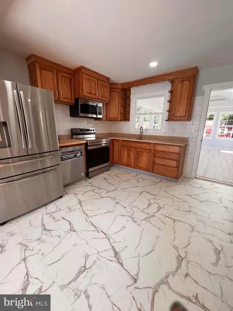 Kitchen - 129 Kingston Dr, Bear, DE 19701 photo 2 of 2