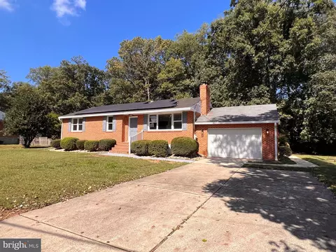 Exterior - 129 Kingston Dr, Bear, DE 19701 photo 2 of 13