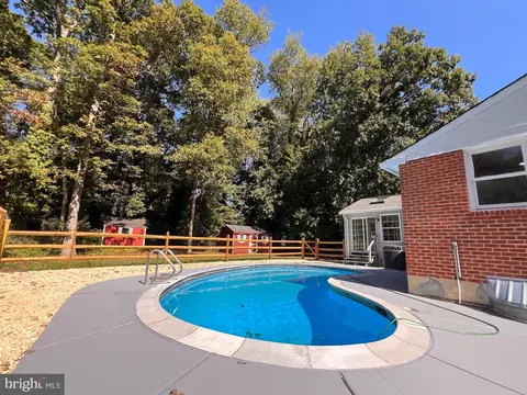Exterior - 129 Kingston Dr, Bear, DE 19701 photo 6 of 13