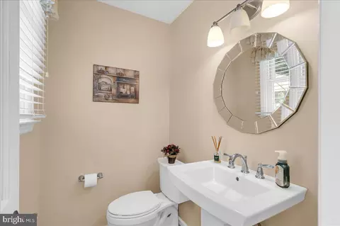 Bath - 213 Hanover Pl, Newark, DE 19711 photo 1 of 3