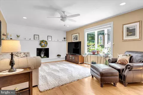Living - 213 Hanover Pl, Newark, DE 19711 photo 1 of 1