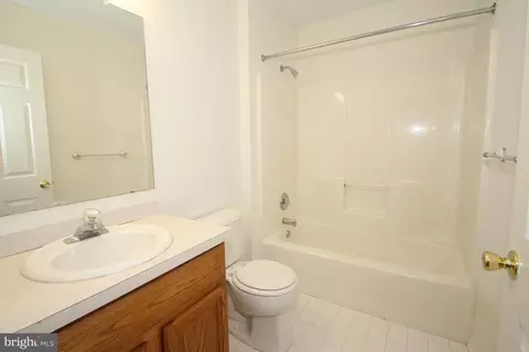 Bath - 24 Dynasty Dr, Bear, DE 19701 photo 4 of 4