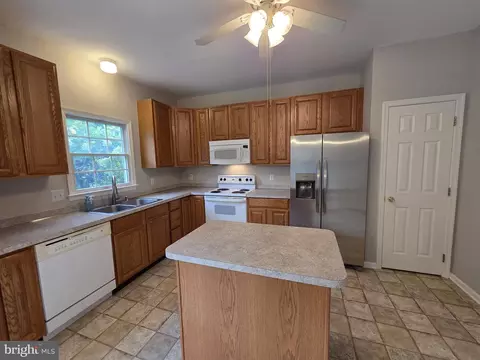 Kitchen - 24 Dynasty Dr, Bear, DE 19701 photo 1 of 3