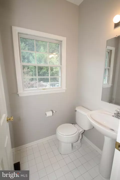 Bath - 24 Dynasty Dr, Bear, DE 19701 photo 1 of 4