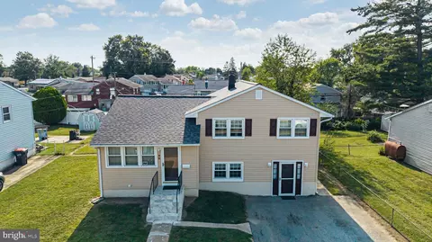 96 Memorial Dr, New Castle, DE 19720