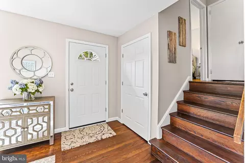 Entry Way - 28 Merry Rd, Newark, DE 19713 photo 1 of 2