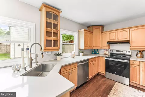 Kitchen - 28 Merry Rd, Newark, DE 19713 photo 3 of 4