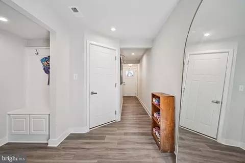Entry Way - 134 Torrey Dr, Newark, DE 19702 photo 2 of 12