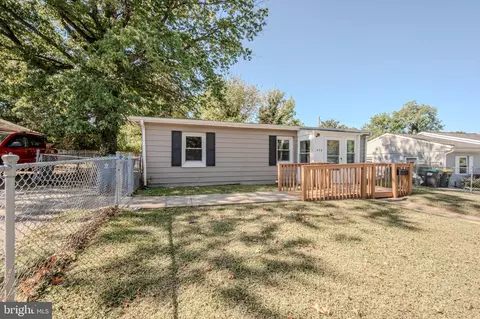420 Robinson Dr, Wilmington, DE 19801