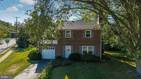 Exterior - 724 Brook Dr, Newark, DE 19713 photo 1 of 10