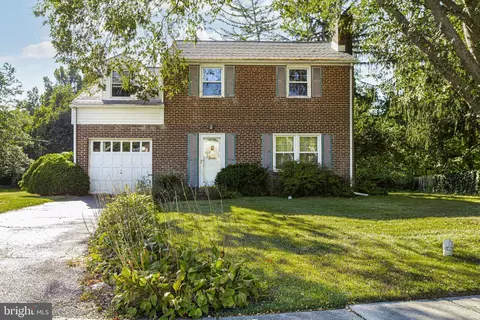 Exterior - 724 Brook Dr, Newark, DE 19713 photo 4 of 10