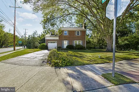 Exterior - 724 Brook Dr, Newark, DE 19713 photo 3 of 10