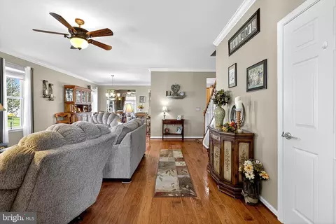 Entry Way - 402 Topiary Ln, Middletown, DE 19709 photo 4 of 10