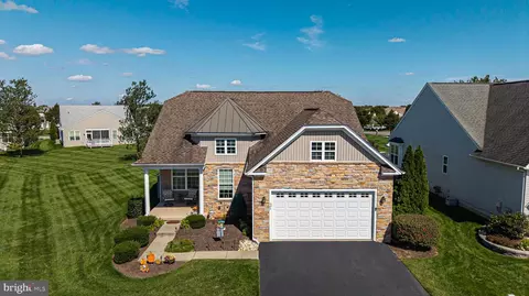 402 Topiary Ln, Middletown, DE 19709