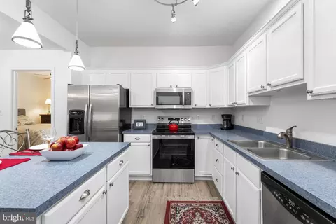 Kitchen - 613 Kendall Dr, Bear, DE 19701 photo 2 of 2
